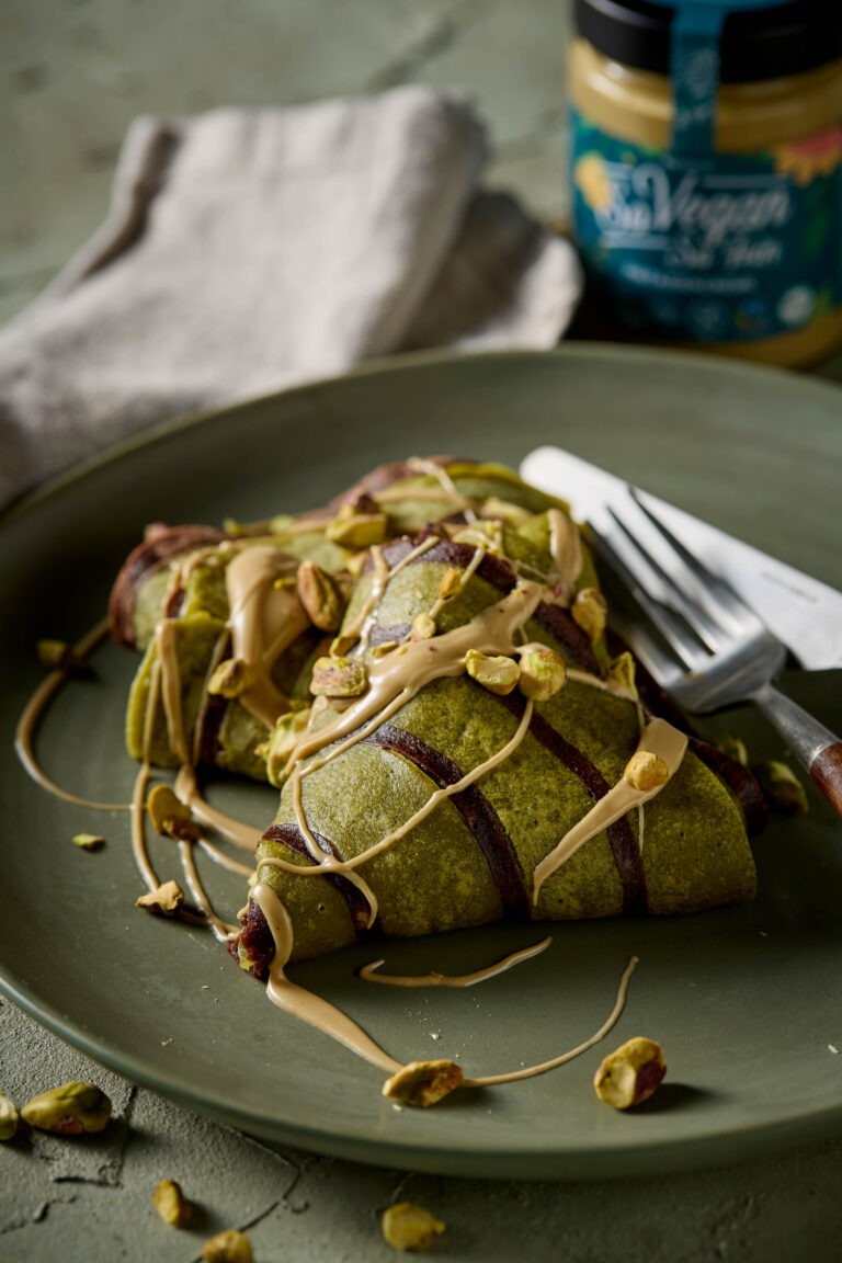 Matcha pistache swirl crêpe