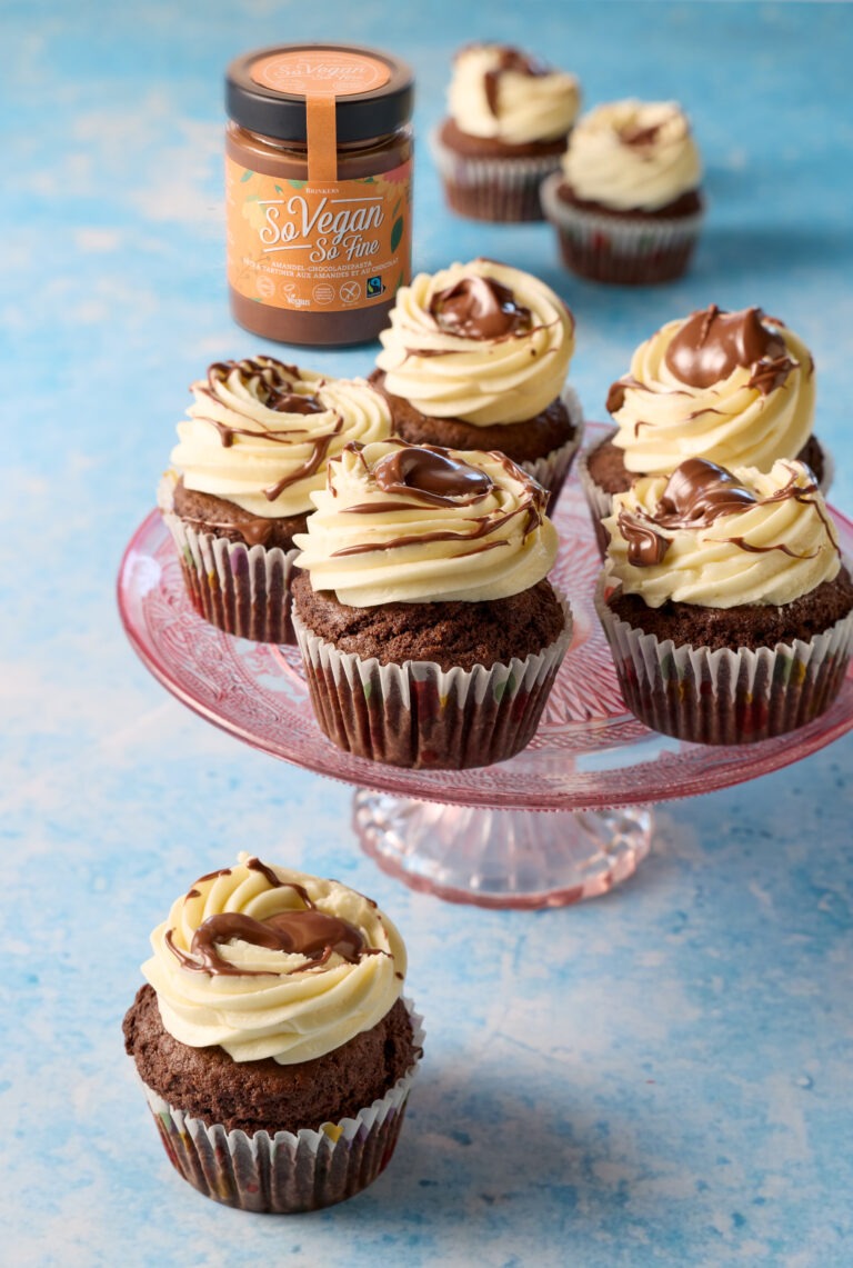 Chocoladecupcakes met amandelpasta 