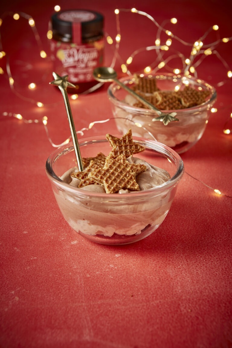 Chocolade- rijstdessert met stroopwafel sterretjes