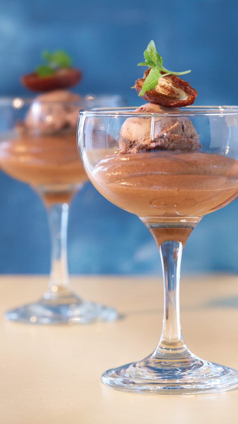 Chocolade dadelpudding met ijs