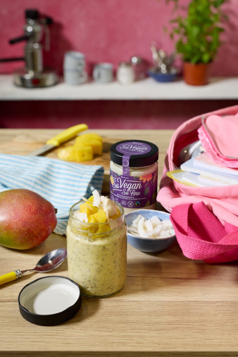 Tropical overnight oats