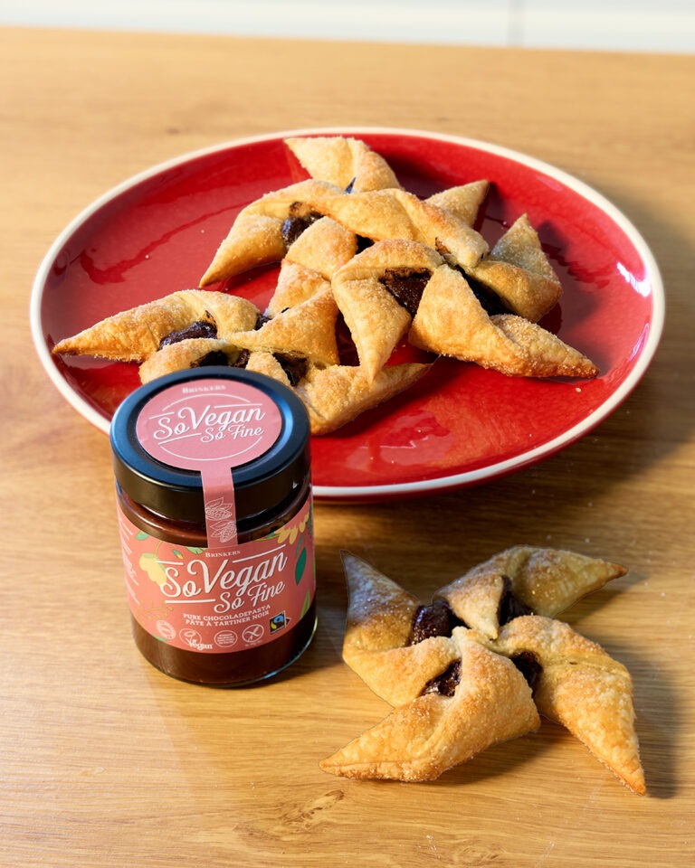 Bladerdeeg molentjes met chocoladepasta 