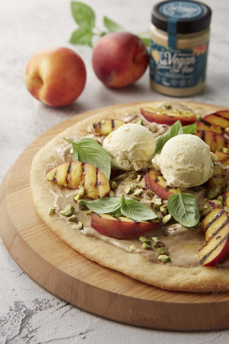 Pizza Pistache, Nectarine & Basilicum