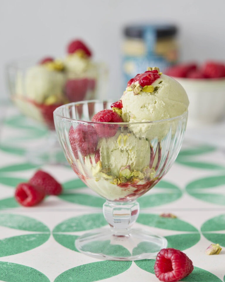 Avocado pistache ijs met framboos