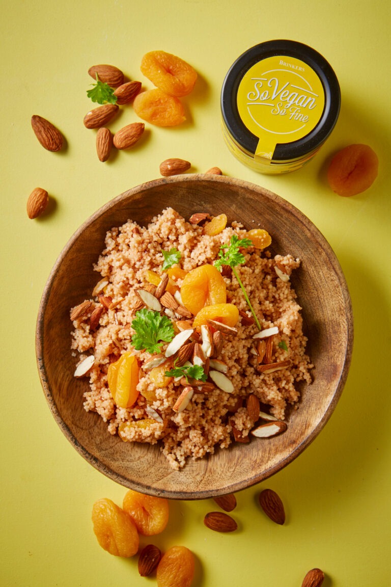 Couscous met abrikozen, amandelenen Less Sugar Amandel-Chocolade Spread