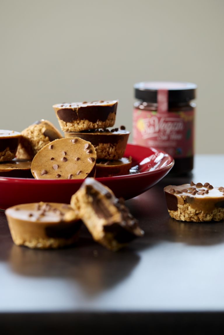 Pindakaas–chocolade oat cups 